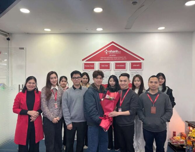 E-Commerce Students Complete Internships at Nhanh.vn