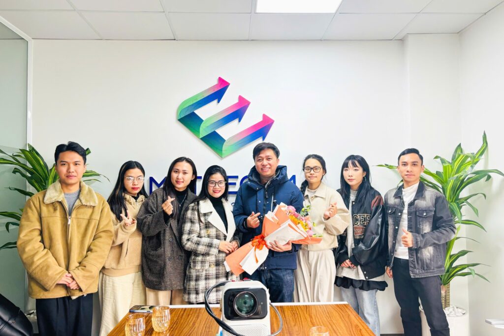 Sinh viên Khoa Quản trị Kinh doanh 1 thực tập tại Công ty Cổ phần Meta Ecom