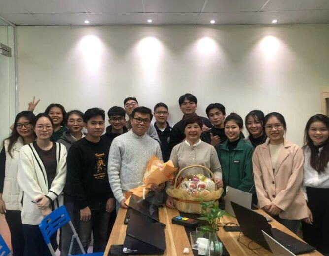 E-Commerce Students Begin Internships at Metric.vn