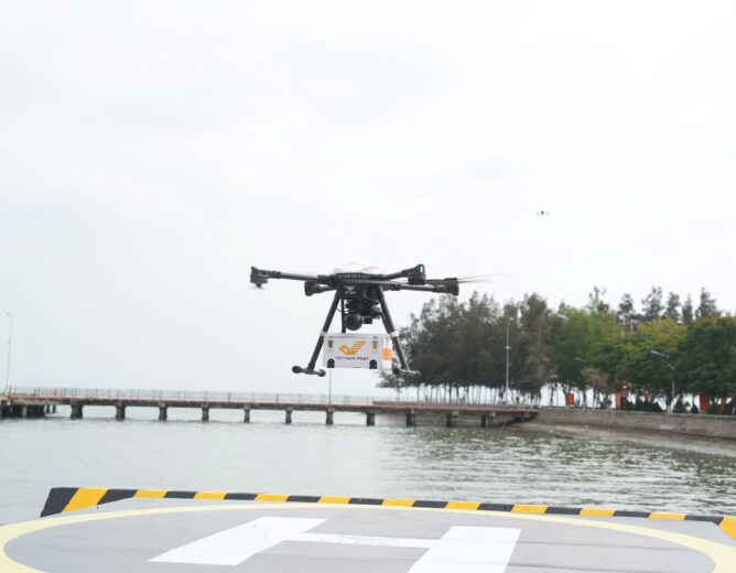 PTIT LEADS THE WAY IN DIGITAL ECONOMY WITH NEW LOW-ALTITUDE LOGISTICS PROGRAM